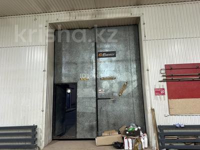 Өнеркәсіптік база · 560 сотық, Арынова 1/4 — Район Сельмаш, бағасы: 350 000 ₸ в Актобе, мкр. Сельмаш