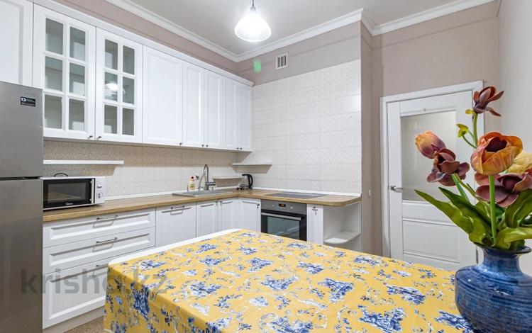 2-комнатная квартира · 70 м² · 2/8 этаж, Кабанбай Батыра 58Б за 500 000 ₸ в Астане, Есильский р-н — фото 2