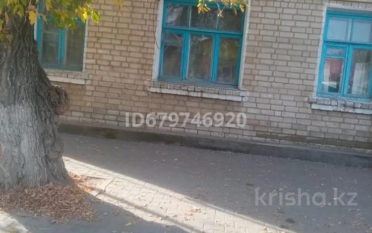 3-бөлмелі пәтер · 40 м² · 1/2 қабат, Неусыпова 87/1 — Парк кирова, бағасы: 8 млн ₸ в Уральске — фото 2