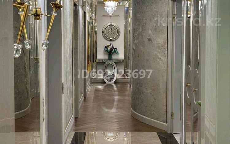 4-комнатная квартира, 160 м², Кабанбай батыра 11/2 за 205 млн 〒 в Астане, Нура р-н — фото 2