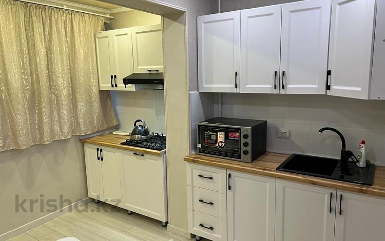 3-комнатная квартира · 60 м² · 1/5 этаж, Гани Иляева за 300 000 ₸ в Шымкенте, Аль-Фарабийский р-н — фото 2