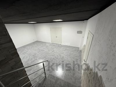 Аренда коммерческой недвижимости в Западно-Казахстанской обл.: Офисы · 240 м² за 528 000 〒 Офисы · 240 м² за 528 000 〒 в Уральске, мкр Школьник