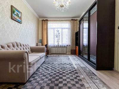 3-комнатная квартира, 90 м², 3/4 этаж, Мирас — Находится возле парка президента за 106 млн 〒 в Алматы, Бостандыкский р-н