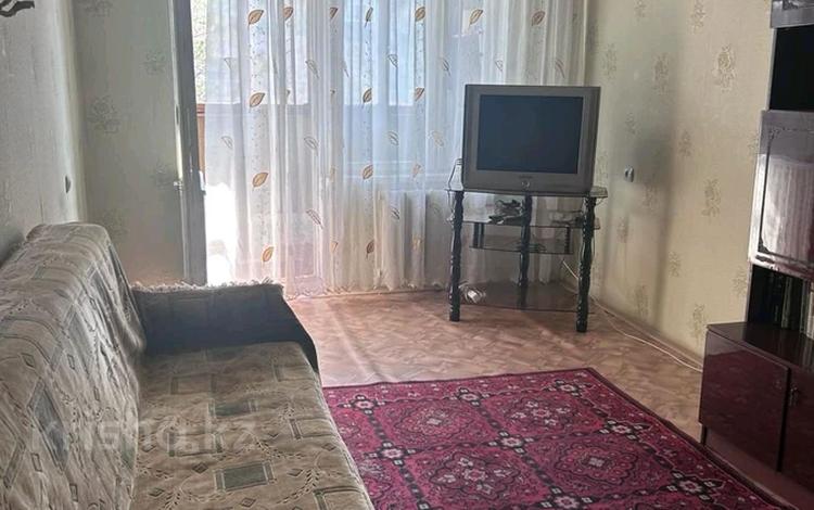 2-комнатная квартира, 43 м², 4/5 этаж, 4 мкр 28 за 13.5 млн 〒 в Талдыкоргане, мкр Жастар — фото 2