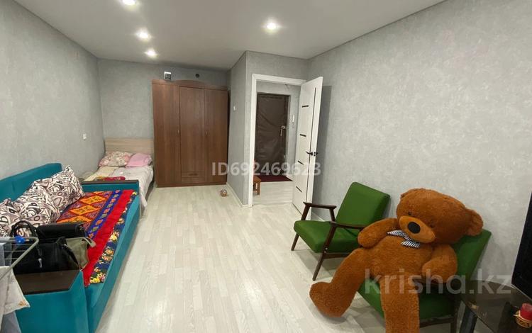 1-комнатная квартира, 40 м², 1/5 этаж, Валиханова 178 за 13.5 млн 〒 в Семее — фото 2
