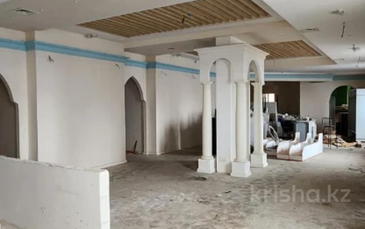 Свободное назначение, офисы, магазины и бутики, склады, общепит, салоны красоты, бани, гостиницы и зоны отдыха, медцентры и аптеки, образование, развлечения · 1100 м² за 650 млн 〒 в Астане, Нура р-н — фото 12