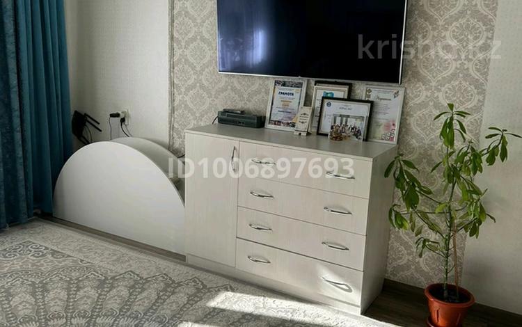 3-комнатная квартира · 65 м² · 4/5 этаж, Асылбекова 84 — Сва Кошумбаева за 24 млн ₸ в Жезказгане — фото 2