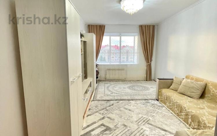 3-комнатная квартира, 83 м², 5/5 этаж, мкр. Алтын орда за 24.5 млн 〒 в Актобе, мкр. Алтын орда — фото 2