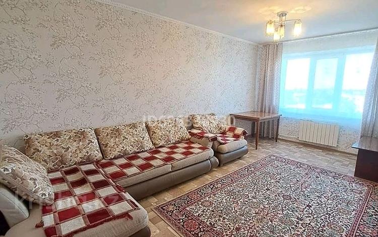 3-бөлмелі пәтер, 65 м², 9/9 қабат, мкр Северо-Восток 38 — Абулхаир хана и Сырыма Датова, бағасы: 17.5 млн 〒 в Уральске, мкр Северо-Восток — фото 3