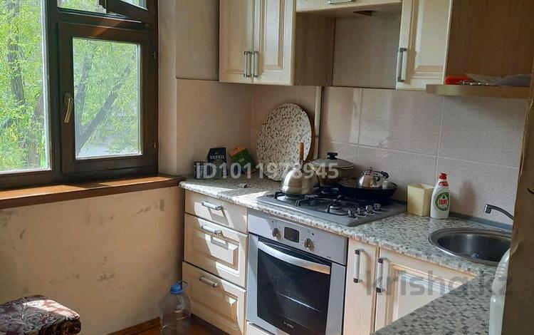 3-комнатная квартира · 63 м² · 2/5 этаж, Просп. Абая 52 за 20 млн ₸ в Уральске, мкр Школьник — фото 2