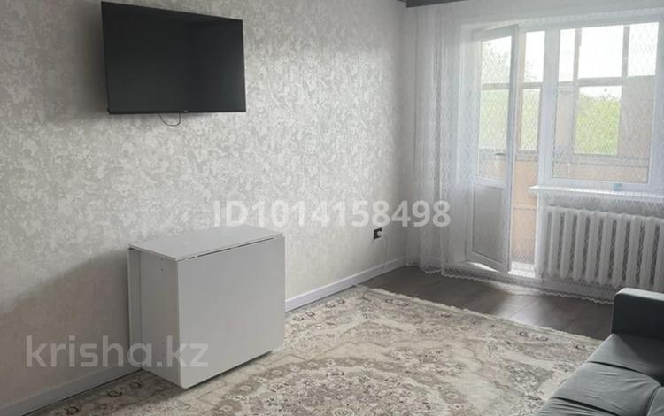 1-комнатная квартира · 30 м² · 4/5 этаж, Майкудук, 15-шағынаудан 29 за 8 000 ₸ в Караганде, Алихана Бокейханова р-н — фото 2