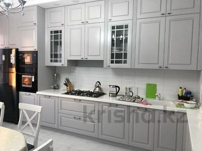 4-комнатная квартира · 145 м² · 5/10 этаж, Махамбета Утемисова 125Б за 700 000 〒 в Атырау