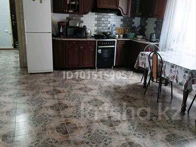 Отдельный дом · 3 комнаты · 150 м² · 10 сот., Юбилейный 166/2 за 300 000 ₸ в Костанае