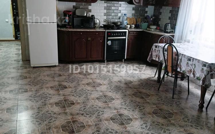 Жеке үй · 3 бөлме · 150 м² · 10 жүзд., Юбилейный 166/2, бағасы: 300 000 ₸ в Костанае — фото 2