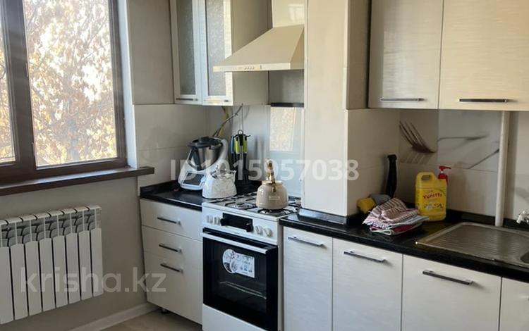 3-комнатная квартира · 48 м² · 3/5 этаж, 18-й микрорайон 9 за 270 000 ₸ в Шымкенте, Аль-Фарабийский р-н — фото 2