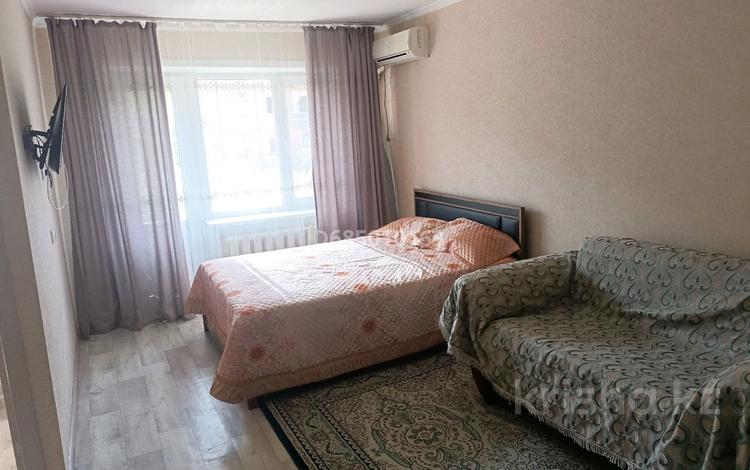 1-комнатная квартира, 30 м², 2/5 этаж посуточно, Сабитова — Рыскулова за 10 000 〒 в Балхаше — фото 9