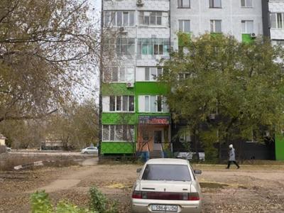 Свободное назначение, офисы, магазины и бутики, медцентры и аптеки, образование · 55 м² за 200 000 〒 в Уральске, мкр 4