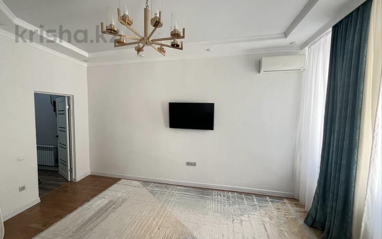 2-комнатная квартира · 58 м² · 3/7 этаж, 17-й мкр 110 за 200 000 ₸ в Актау — фото 3