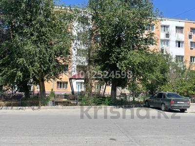 1-бөлмелі пәтер · 50 м² · 5/5 қабат, Жарылқапов 14б — Детский больница, бағасы: 2.3 млн ₸ в Туркестане