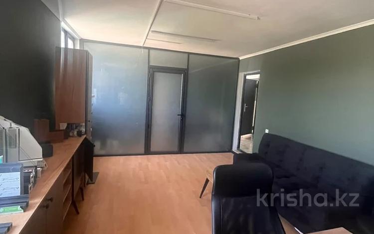 Офисы, образование, кабинеты и рабочие места · 28 м² за 167 400 ₸ в Алматы, Жетысуский р-н — фото 2