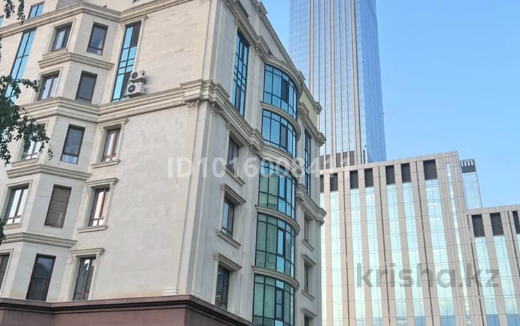 3-комнатная квартира · 105 м² · 2/6 этаж, Сыганак 58/1 за 450 000 ₸ в Астане, Есильский р-н — фото 2