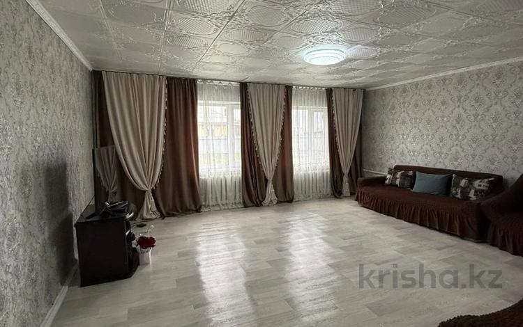 Отдельный дом · 4 комнаты · 94.9 м² · 10 сот., Центральная за 19.8 млн ₸ в Семее — фото 8