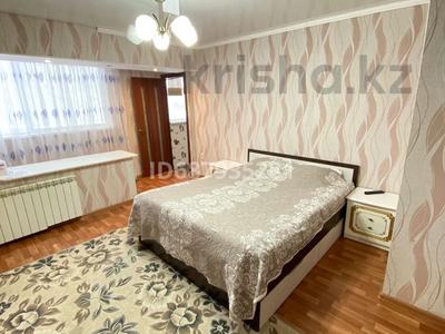 1-комнатная квартира, 38 м², 1/10 этаж посуточно, 4-й мкр 1 за 5 500 〒 в Актау, 4-й мкр