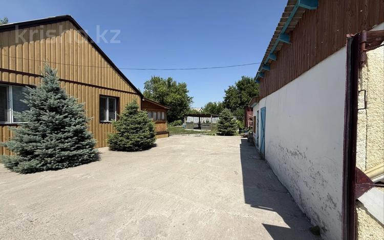 Отдельный дом · 3 комнаты · 60.6 м² · 10 сот., Железнодорожная за 22 млн ₸ в Усть-Каменогорске — фото 2