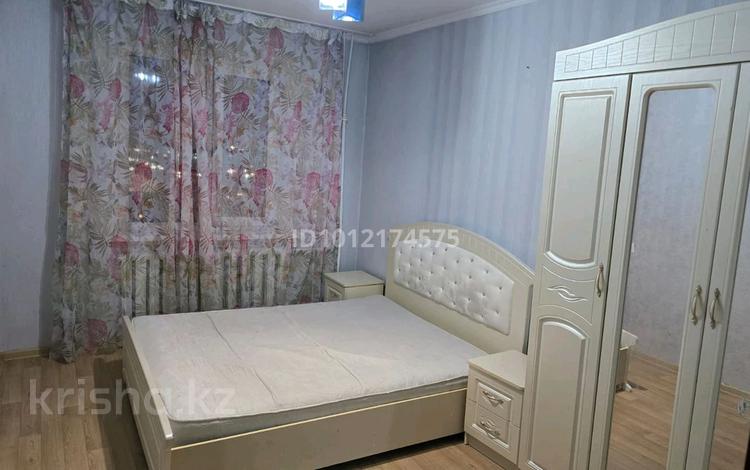 3-комнатная квартира · 64 м² · 8/9 этаж, Мкр. Голубые Пруды 6 за 23.5 млн ₸ в Караганде — фото 2