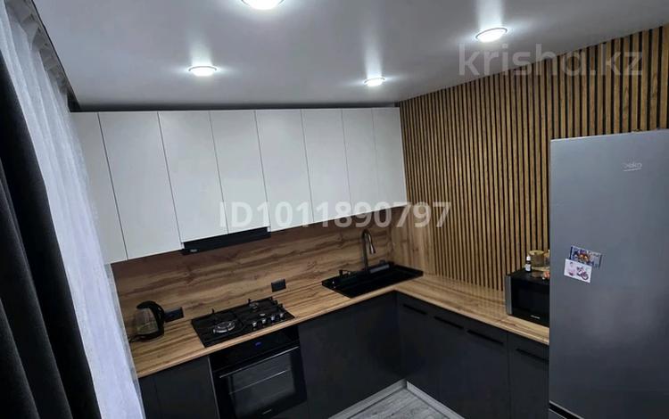 2-комнатная квартира · 45 м² · 4/5 этаж, 3 микрорайон 17 дом за 12 млн ₸ в Лисаковске — фото 2