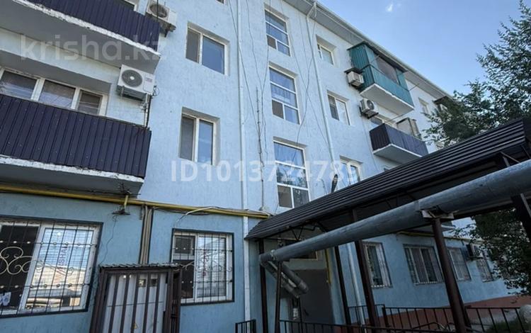 2-бөлмелі пәтер · 42 м² · 1/4 қабат, Абая 43 18кв, бағасы: 10 млн ₸ в  — фото 2