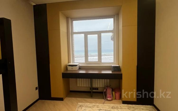 4-комнатная квартира · 155 м² · 7/15 этаж, 17-й мкр, ​17-й микрорайон 6 за 1 млн ₸ в Актау — фото 2