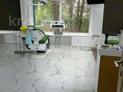 Бизнес в Атырауской обл.: Действующая стоматология · 150 м², бағасы: 17 млн 〒 Действующая стоматология · 150 м², бағасы: 17 млн 〒 в Атырау, мкр Жилгородок