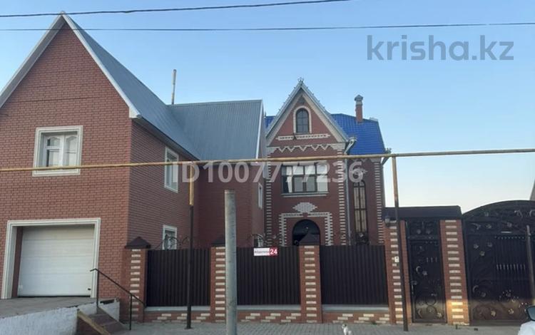 Отдельный дом · 8 комнат · 310 м² · 10 сот., мкр Жана Орда, Абдолова 24 — Абулхаирхана за 150 млн 〒 в Уральске — фото 2