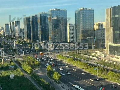 4-комнатная квартира · 134 м² · 12/17 этаж, Мангилик Ел 63/1 — Мангилик Хусейн бен Талал ДОМ СДАН КЛБЧИ НА РУКАХ за 82.9 млн ₸ в Астане, Есильский р-н
