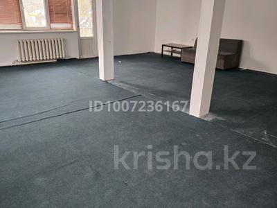 Отдельный дом · 6 комнат · 160 м², Суйнбайа 119а за 250 000 〒 в 