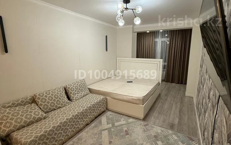 1-комнатная квартира · 33 м² · 1/9 этаж, Карасай батыра 345 345 — Толе би за 250 000 〒 в Алматы, Алмалинский р-н — фото 2