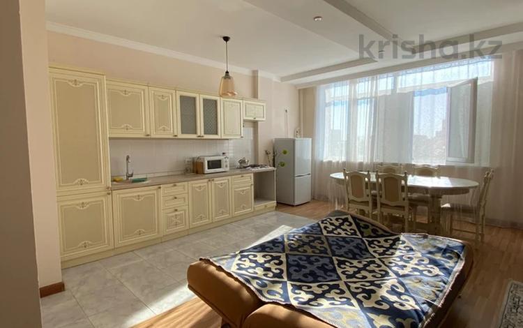 2-комнатная квартира · 73 м² · 4/5 этаж, мкр Центральный, Гурьевская 6б за 28 млн ₸ в Атырау — фото 2