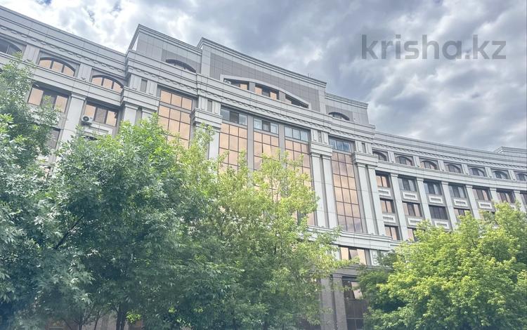 3-комнатная квартира · 90 м² · 5/8 этаж, Кабанбай батыра 19 — Хан Шатыр, ТЦ Азия Парк за 350 000 ₸ в Астане, Есильский р-н — фото 2