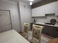 2-комнатная квартира · 68 м² · 8/9 этаж, мкр Туран-2 35A — 2 бөлмелі кв ұзақ уақытқа беріледі. Барлық условия жасалған. Жас семьяны қабылдаймыз( 1 н/е 2 бала). Үйге ешқандай мебел қажет етпейді( кіргізілмейді). Кандер, спальный, кухонный, тв, интернет, душ.кабина, холодильник, стиральный. Садик мектеп остановка бәрі тиіп тұр. Мкр Тұран 2, 35А дом за 200 000 ₸ в Шымкенте, Каратауский р-н — фото 4