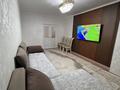 2-комнатная квартира · 68 м² · 8/9 этаж, мкр Туран-2 35A — 2 бөлмелі кв ұзақ уақытқа беріледі. Барлық условия жасалған. Жас семьяны қабылдаймыз( 1 н/е 2 бала). Үйге ешқандай мебел қажет етпейді( кіргізілмейді). Кандер, спальный, кухонный, тв, интернет, душ.кабина, холодильник, стиральный. Садик мектеп остановка бәрі тиіп тұр. Мкр Тұран 2, 35А дом за 200 000 ₸ в Шымкенте, Каратауский р-н — фото 9