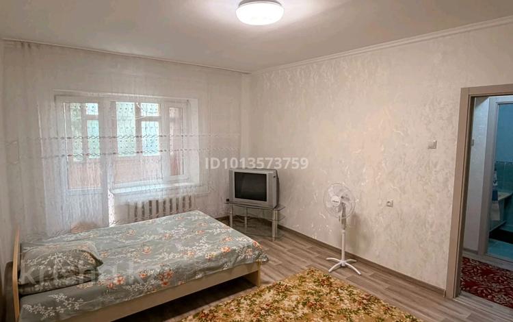 1-комнатная квартира · 34 м² · 2/5 этаж, Бехтерева — Кинотеатр шугла за 12 000 ₸ в Алматы, Турксибский р-н — фото 2