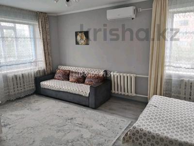 1-комнатная квартира · 30 м² · 2/5 этаж, 408квартал 17 — 408квартал 17 за 10 000 ₸ в Семее