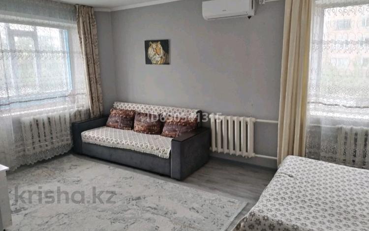 1-комнатная квартира · 30 м² · 2/5 этаж, 408квартал 17 — 408квартал 17 за 10 000 ₸ в Семее — фото 88