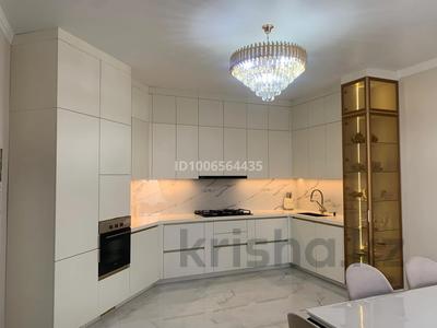 Отдельный дом · 7 комнат · 300 м² · 10 сот., мкр Атырау-2, улица 7 1 — Возле бани Ханшайым за 150 млн 〒 в мкр	Атырау-2