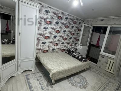 3-комнатная квартира · 68 м² · 5/5 этаж, мкр Аксай-3 — Находиться сзади кафе Жасмин за 300 000 ₸ в Алматы, Ауэзовский р-н