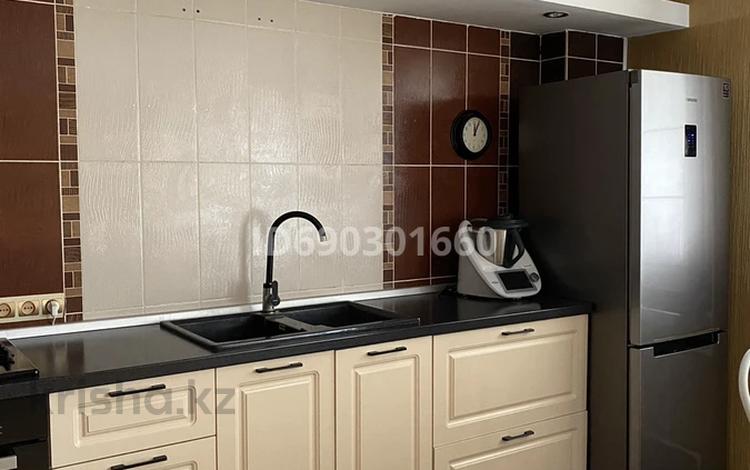 2-бөлмелі пәтер · 55 м² · 2/10 қабат, 12 ш/а. — Маметова, бағасы: 200 000 ₸ в Актобе, мкр 12 — фото 2