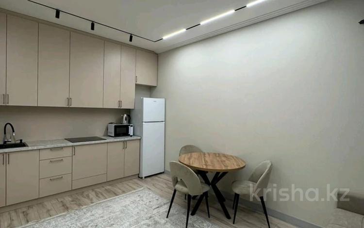 2-комнатная квартира · 50 м² · 15/18 этаж, Туран 43/5 за 300 000 ₸ в Астане, Есильский р-н — фото 3