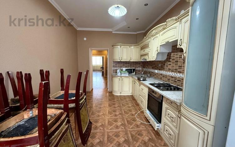 3-комнатная квартира · 99 м² · 5/8 этаж, мкр. Алтын орда, Санкибая 72к1 за 230 000 ₸ в Актобе — фото 12
