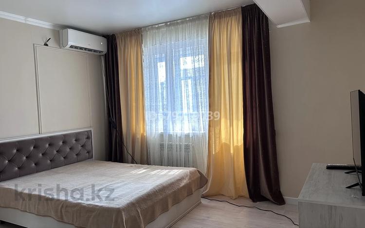 1-бөлмелі пәтер · 53 м² · 9/10 қабат, 17-ш/а. 82, бағасы: 180 000 ₸ в Актау, 17-й мкр — фото 4